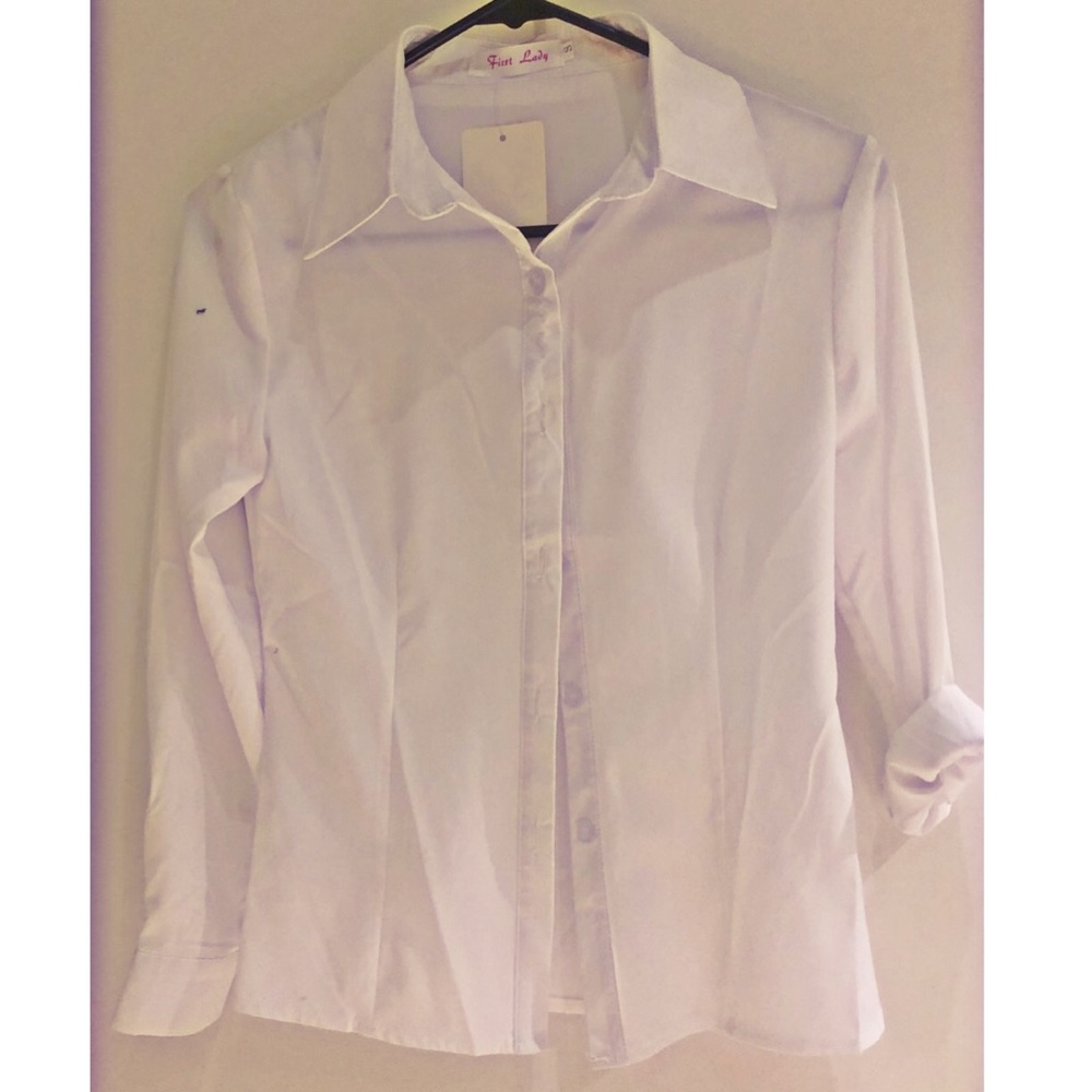 White collar button up blouse NWT